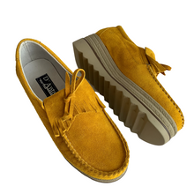 Cargar imagen en el visor de la galería, Mocasines Borlas para Mujer en Piel Gamuza