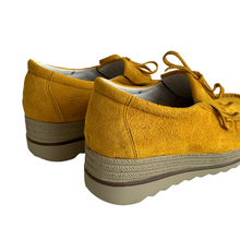 Cargar imagen en el visor de la galería, Mocasines Borlas para Mujer en Piel Gamuza