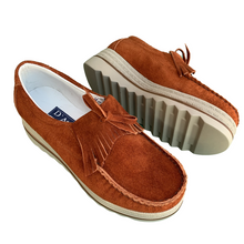 Cargar imagen en el visor de la galería, Mocasines Borlas para Mujer en Piel Gamuza