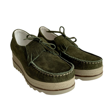 Cargar imagen en el visor de la galería, Mocasines Borlas para Mujer en Piel Gamuza