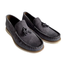 Cargar imagen en el visor de la galería, Mocasines Borlas para Hombre en Piel Gamuza