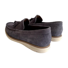 Cargar imagen en el visor de la galería, Mocasines Borlas para Hombre en Piel Gamuza